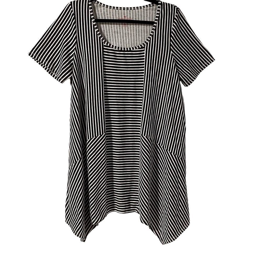 Woman Within striped black & white scoop neck asymmetrical tunic M 14/16